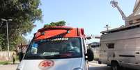 <p>Ambulância com o paciente com suspeita de ebola chega ao Instituto Nacional de Infectologia Evandro Chagas (Fiocruz)</p>  Foto: José Lucena / Futura Press