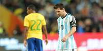 <p>Messi tentou dribles e tabelas, mas parou na marcação forte e ainda perdeu um pênalti</p>  Foto: Heuler Andrey/Mowa Press / Divulgação