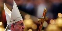 <p>Papa Francisco durante missa na Bas&iacute;lica de S&atilde;o Pedro, no Vaticano, no domingo</p>  Foto: Giampiero Sposito / Reuters