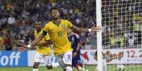 <p>Resfriado ap&oacute;s jogo contra a Argentina, Neymar jogou com menos responsabilidades defensivas contra o Jap&atilde;o</p>  Foto: Edgar Su / Reuters