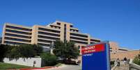 <p><span style="font-size: 15.1999998092651px;">Amber Vinson é a segunda enfermeira infectada nos EUA pelo ebola e está internada no Hospital de Dallas</span></p>  Foto: Brandon Wade / Reuters