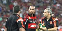 Alecsandro está internado por trauma na cabeça  Foto: Gilvan de Souza/Flamengo / Divulgação