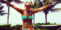 <p>Adriane Galisteu se suja de lama</p>  Foto: @galisteuoficial/ Instagram/ Reprodu&ccedil;&atilde;o