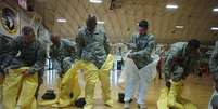 <p>O ebola j&aacute; atingiu mais de oito mil pessoas em sete pa&iacute;ses, matando quase 4.500 desde o come&ccedil;o do surto</p>  Foto: Harrison McClary / Reuters