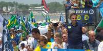 <p>O ex-jogador Ronaldo Nazário acompanhou Aécio Neves no ato deste domingo, 19 de outubro, no Rio de Janeiro</p>  Foto: Janaina Garcia / Terra