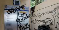 Grafite pede pela vida dos estudantes desaparecidos no México  Foto: EDUARDO GUERRERO / AFP