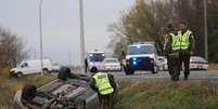 <p>Pol&iacute;cia de Qu&eacute;bec avalia carro virado em Saint-Jean-sur-Richelieu</p>  Foto: Christinne Muschi / Reuters