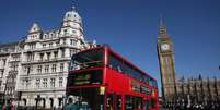 O casal foi expulso do ônibus por ter trocado um beijo selinho  Foto: Dan Kitwood / Getty Images 