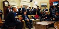 Obama durante reunião com coordenador dos EUA contra Ebola, Klain, na Casa Branca, nesta quarta-feira.  Foto: Kevin Lamarque / Reuters