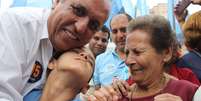 <p>Luiz Fernando Pezão durante campanha eleitoral no Rio de Janeiro</p>  Foto: José Lucena / Futura Press