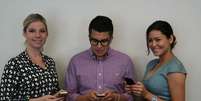 Executivos do Waze Eric Ruiz (vendas), Flavia Sasaki (parcerias) e Julie Mossler (comunicação) apresentaram as novidades da empresa para o Brasil nesta sexta-feira  Foto: Henrique Medeiros / Terra