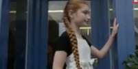 <p>Menina tem cabelo quase do tamanho do pr&oacute;prio corpo</p>  Foto: Reprodu&ccedil;&atilde;o