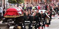 <p>Soldados acompanham funeral de militar morto em ataque no Canad&aacute;, nesta ter&ccedil;a-feira</p>  Foto: Fred Thornhill / Reuters