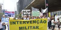 <p>Manifestantes de protesto que pede impeachment de Dilma Rousseff pedem a intervenção militar</p>  Foto: Fernando Zamora / Futura Press