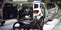 <p>Bike conceito da Ford híbrida exposta ao lado de um Ecosport</p>  Foto: Thiago Tufano / Terra