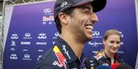 Piloto da Red Bull, Daniel Ricciardo exibe largo sorriso no rosto  Foto: Bosco Mart&iacute;n / Reuters