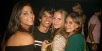 <p>Felipe Nasr posa para foto abraçado com ex-namorada Julia, filha de Nelson Piquet, que cresceu e virou um mulherão</p>  Foto: Reprodução