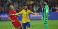 Neymar abre o placar para o Brasil contra a Turquia  Foto: Bruno Domingo / Mowa Press / Divulgação