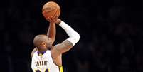 Kobe Bryant se destacou, mas não evitou nova derrota dos Lakers  Foto: Gary Vasquez/USA Today Sports / Reuters