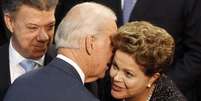 <p>Dilma Rousseff&nbsp;cumprimenta o vice-presidente americano&nbsp;Joe Biden; ser&aacute; a segunda vez que ele vir&aacute; ao Pa&iacute;s nos &uacute;ltimos seis meses</p>  Foto: Maglio Perez / Reuters