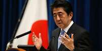 <p>Primeiro-ministro do Japão, Shinzo Abe, durante coletiva de imprensa em Tóquio</p>  Foto: Toru Hanai / Reuters