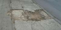 <p>A Secorserva informou que é de responsabilidade dos moradores a manutenção das calçadas</p>  Foto: Olivia Abrunhosa / vc repórter