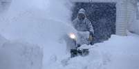 <p>Tempestade de neve atinge o estado de Nova York e deixa quatro mortos</p>  Foto: Derek Gee / AP