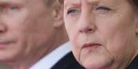 <p>Merkel afirmou nesta quinta-feira que o diálogo com Moscou é necessário</p>  Foto: BBC Mundo / Copyright