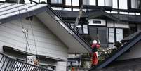 Terremoto de 6,7 graus na escala Richter atingiu a cidade de Nagano (centro do Japão) e provocou a queda de dezena de casas  Foto: JIJI PRESS  / AFP