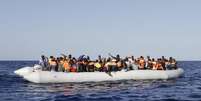 <p>Grupo desmantelado seria responsável pela metade dos barcos com imigrantes que chegam ilegalmente à Itália</p>  Foto: Ansa
