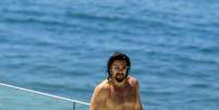 Jason Momoa tomou sol na piscina do hotel em que estava hospedado no Rio de Janeiro  Foto: Gabriel Reis  / AgNews