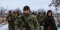 Rebeldes pró-Rússia participam de treinamento no leste da Ucrânia. 8/12/2014.  Foto: Maxim Shemetov / Reuters