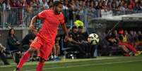 <p>Douglas ainda não emplacou na lateral do Barcelona</p>  Foto: Sergio Camacho / Getty Images 