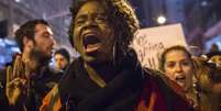 NY: 30 mil protestam contra o racismo e a violência policial  Foto: Elizabeth Shafiroff / Reuters