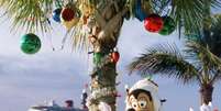 <p>Até na ilha da companhia nas Bahamas o clima lembra o Natal</p>  Foto: Disney Club Cruises/Divulgação