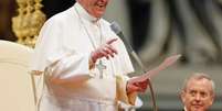 Papa Francisco durante audi&ecirc;ncia com atletas italianos na Bas&iacute;lica de S&atilde;o Pedro, no Vaticano. 19/12/2014.  Foto: Giampiero Sposito / Reuters