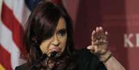 Kirchner fraturou o tornozelo e teve de cancelar sua viagem ao Brasil; vice a substituirá  Foto: Jessica Rinaldi / Reuters