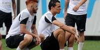 <p>Dami&atilde;o e Souza ganhavam juntos R$ 810 mil mensais</p>  Foto: Divulga&ccedil;&atilde;o Santos FC