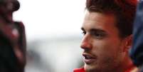 O piloto de F1 da Marussia, o francês Jules Bianchi, concede entrevista coletiva no circuito de Suzuka, no Japão, em outubro, dias antes de sofrer um acidente grave. 02/10/2014  Foto: Yuya Shino / Reuters