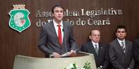 <p>"(<em>Vou</em>) gerar oportunidades para que as pessoas, em especial os mais jovens, não sejam seduzidas pelo crime, afirmou Camilo Santana</p>  Foto: Assembleia Legislativa do Ceará / Divulgação