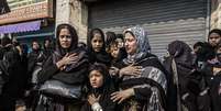 Mulheres indianas são vítimas de estupros coletivos em maior cidade indiana  Foto: Daniel Berehulak / Getty Images 