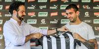 Lucas Pratto foi oficialmente apresentado na tarde desta quarta-feira  Foto: Bruno Cantini / Divulgação