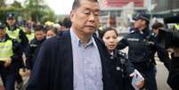 Homens mascarados lan&ccedil;aram bombas contra a resid&ecirc;ncia de Jimmy Lai, empres&aacute;rio de m&iacute;dia e um dos principais financiadores dos movimentos de democratiza&ccedil;&atilde;o do territ&oacute;rio  Foto: AFP