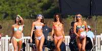 Alessandra Ambrósio, Candice Swanepoel, Lily Aldrigde e Behathi Prinsloo fizeram um ensaio de tirar o fôlego de qualquer um em Porto Rico, no último fim de semana. As modelos da grife Victoria's Secret, conhecida como "angels", fizeram poses vestindo biquínis enquanto eram flagradas pelos paparazzi.  Foto: The Grosby Group