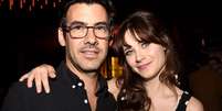 Zooey Deschanel e o namorado Jacob Pechenik  Foto: Kevin Winter / Getty Images 