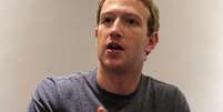 <p>Presidente-executivo do Facebook, Mark Zuckerberg, em entrevista à Reuters na Universidade de Bogotá</p>  Foto: Jose Miguel Gomez / Reuters