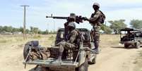 Países vizinhos da Nigéria como Camarões (acima, na fronteira) temem o avanço do Boko Haram  Foto: BBC News Brasil