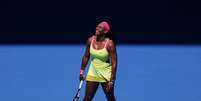Serena teve que correr bastante no primeiro set  Foto: Carlos Barria / Reuters