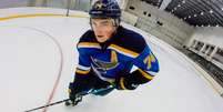 <p>Jogador do St. Louis Blues tem sua jogada acompanhada por uma câmera da GoPro</p>  Foto: GoPro / Divulgação