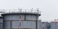 Tanques de armazenamento de água da usina de Fukushima, no Japão. 12/11/2014  Foto: Shizuo Kambayashi / Reuters